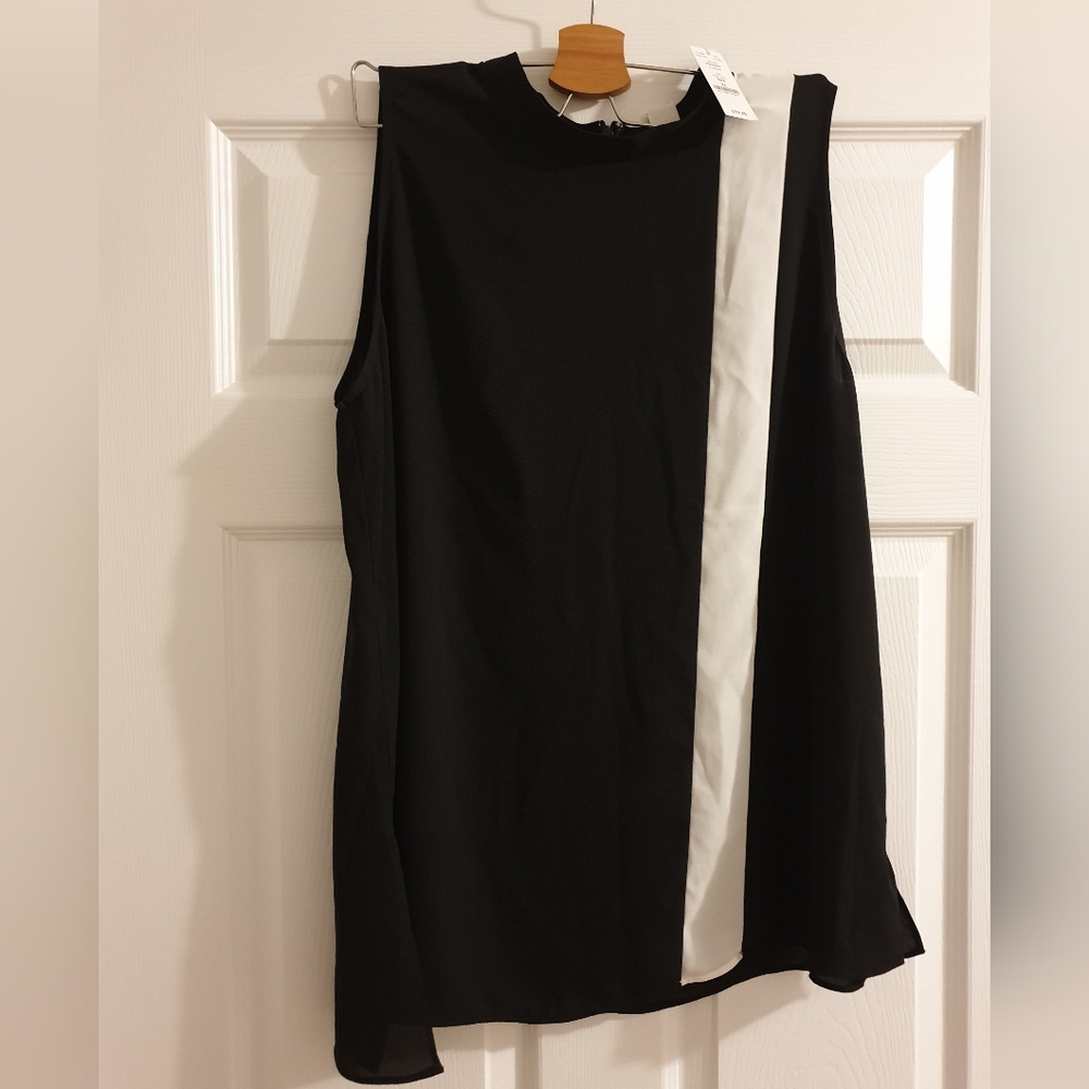 White House | Black market, black top, size XL